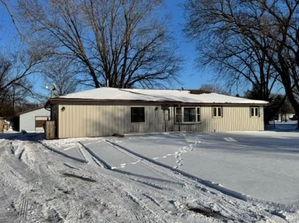 8305 Cameo Dr, Machesney Park, IL 61115