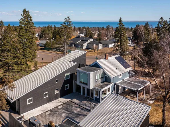 5027 Oakley St, Duluth, MN 55804