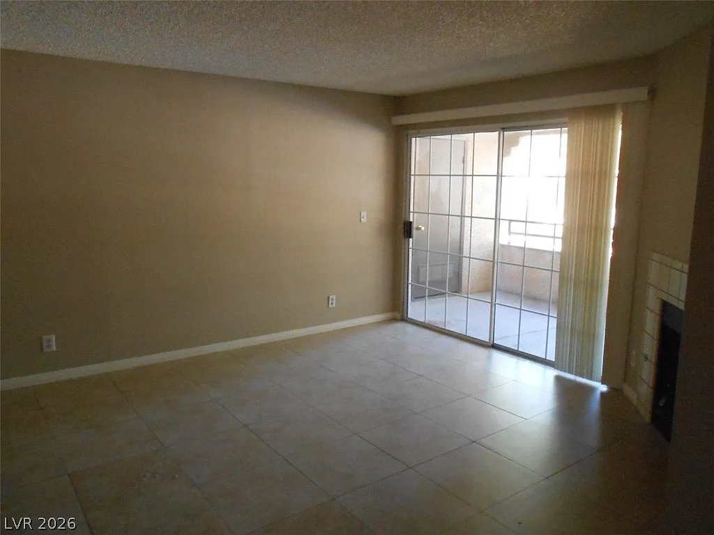 2 bed, 2.0 bath, 1053 sqft, $1,400 — Photo 4