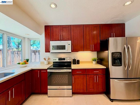 5th image of 3247 Ensenada Dr