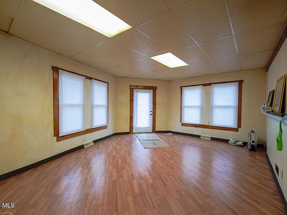 5th image of 187 South Street