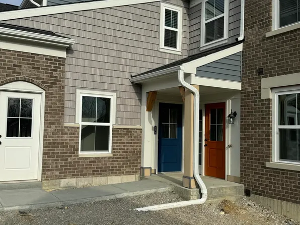 530 Foxhill Dr, Crescent Springs, KY 41017