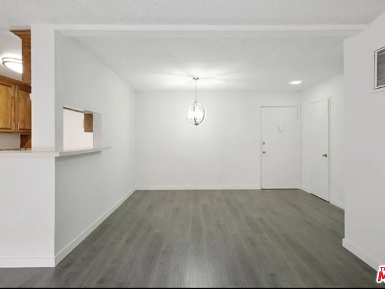 855 Victor Ave #210 — Photo 6