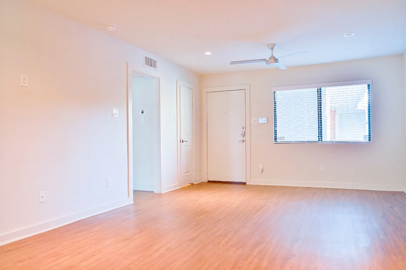2043 Sul Ross Street - 08 — Photo 4