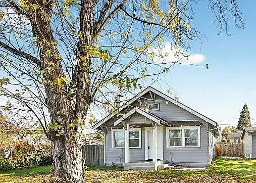 316 Effie St — Photo 1