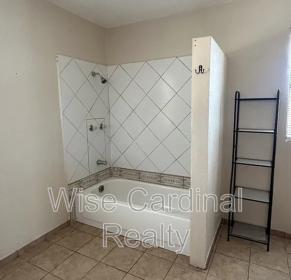 1017 N Main Ave #2 — Photo 4