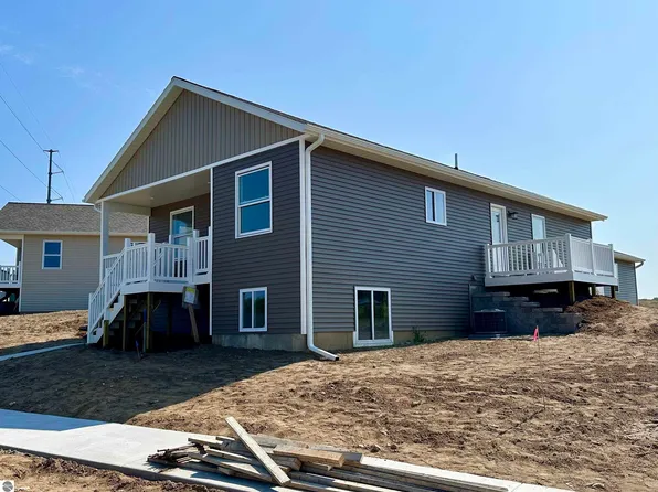 938 Sepia St, Traverse City, MI 49696