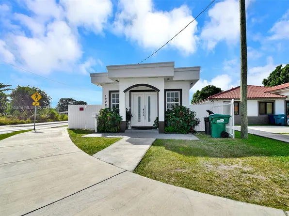 12202 SW 216th St, Miami, FL 33170