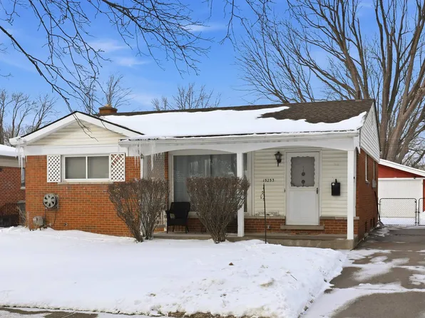15253 Grovedale St, Roseville, MI 48066
