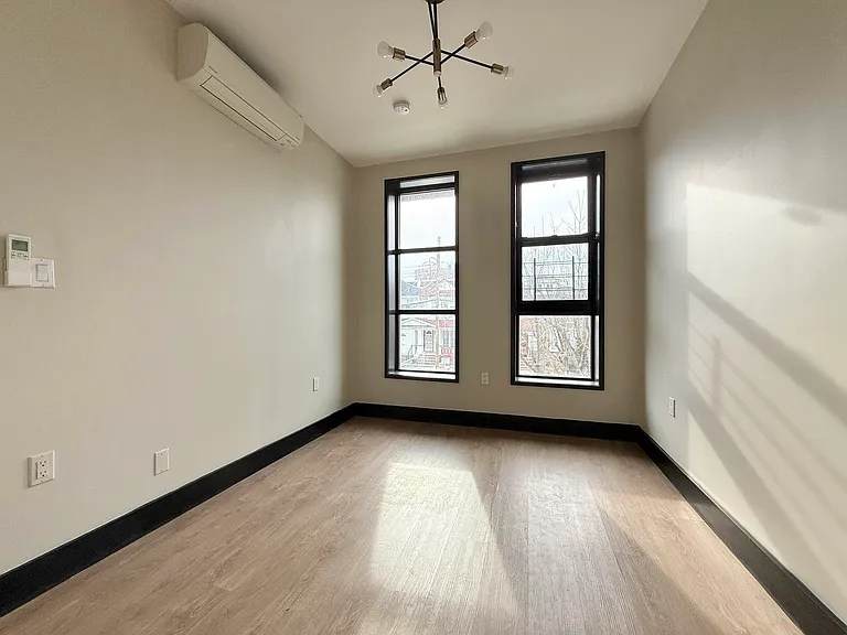 1667 Brooklyn Ave #4C — Photo 8