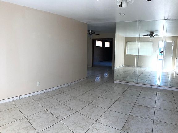 3rd image of 4927 Aiken Ln