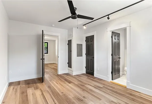 4421 Burgundy St #202 — Photo 7