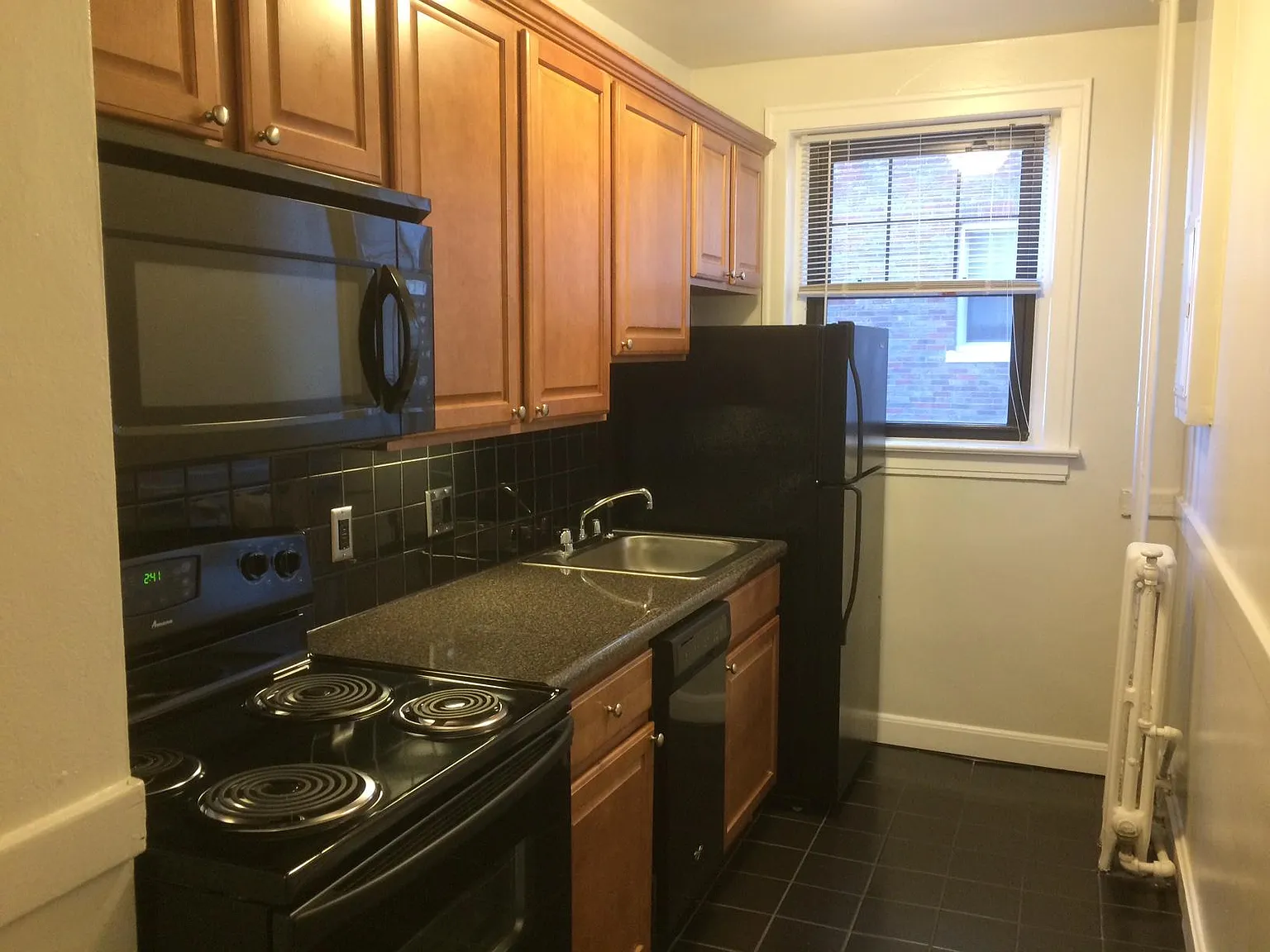 St. Regis Apartments — Photo 2