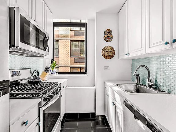 5th image of 310 E 46th St APT 9V