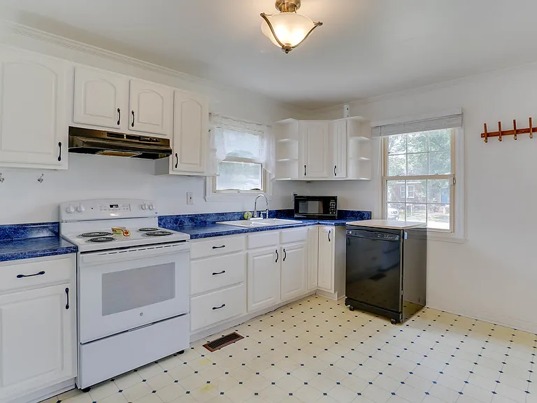 39 Appomattox Ave — Photo 11