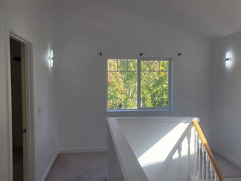 257 NW 208th Ave — Photo 10