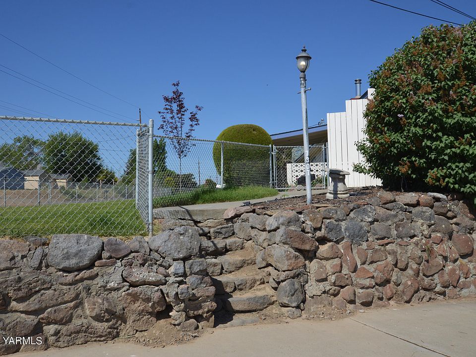 7307 Occidental Rd, Yakima, WA 98903 MLS 231007 Zillow
