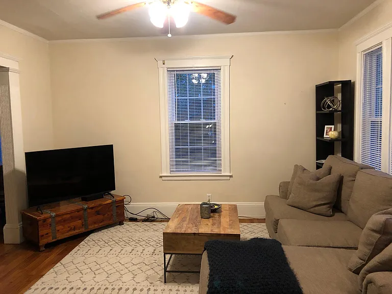 192 Florence St #1 — Photo 5
