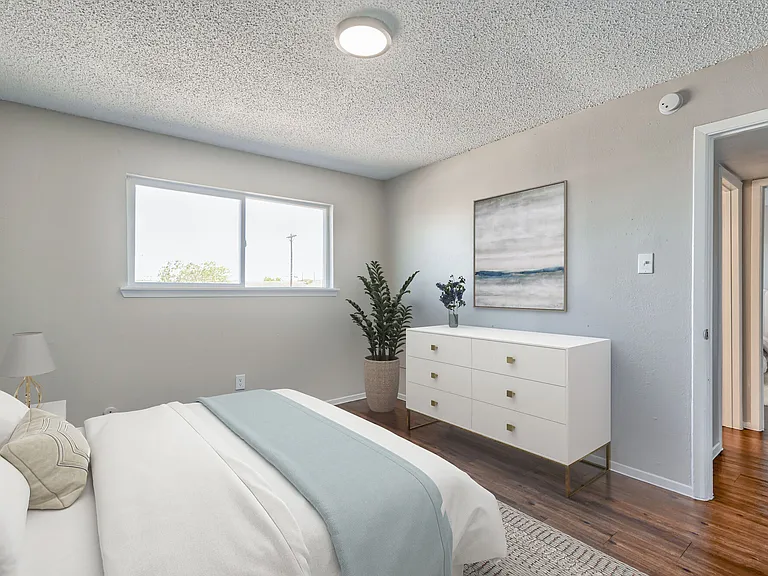 South Shore Coastal Living — Photo 15