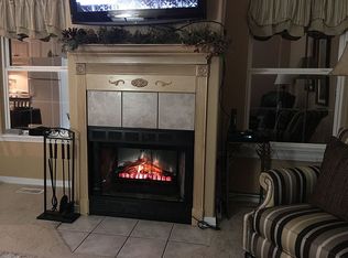 13 Green Meadow Ln APT H, Holiday Island, AR 72631