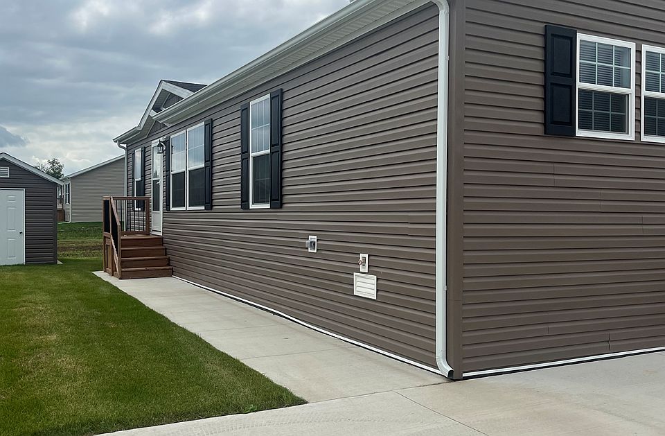 1st image of 24244 Redwood Dr #244