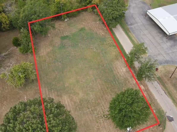 130 Whatley Ave, Pittsburg, TX 75686