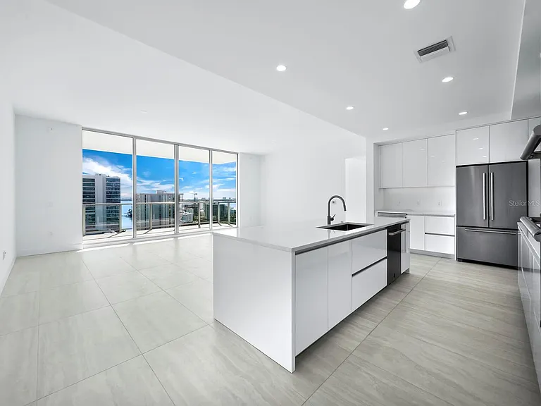 301 Quay Cmns #1409 — Photo 3