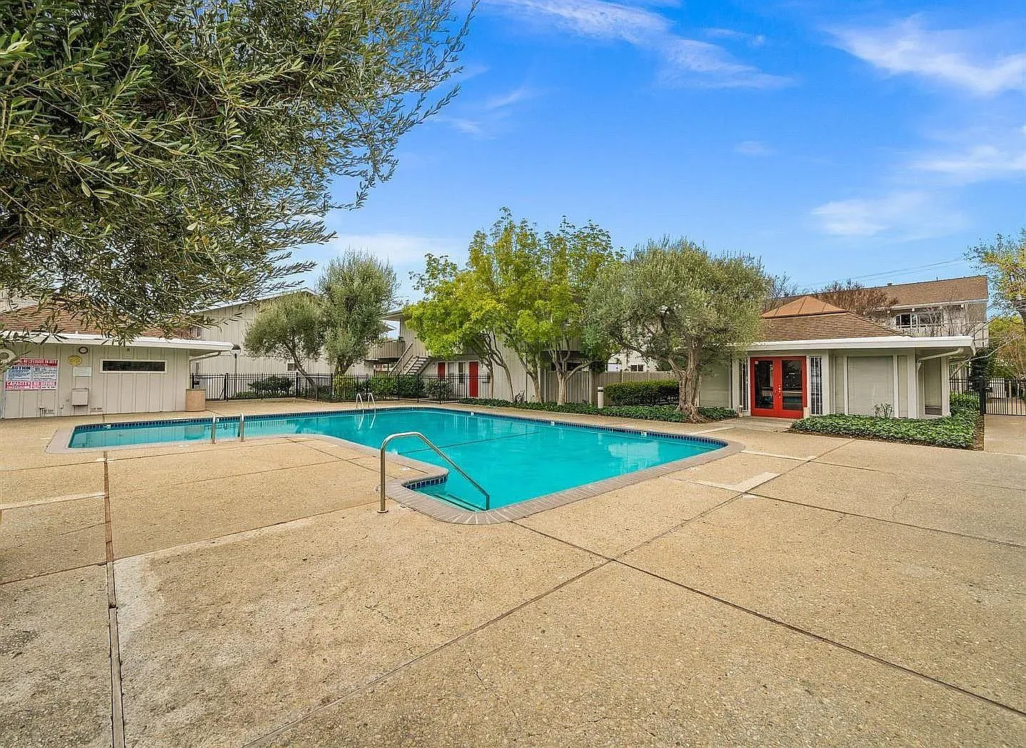 2 bed, 1200 sqft, $3,999 — Photo 4