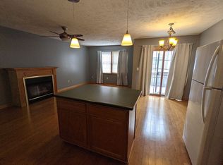 492 S Peace Rd, Sycamore, IL 60178