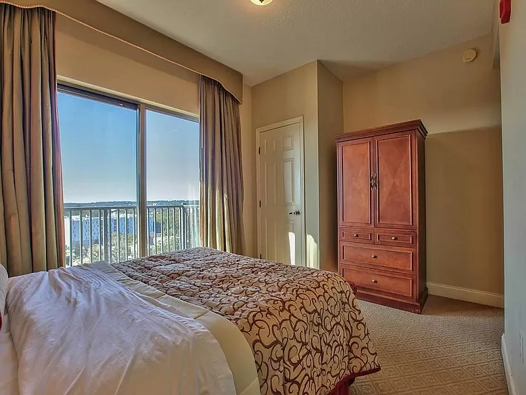 213 W College Ave #802 — Photo 9