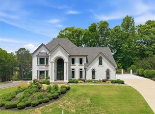 1085 Brooksglen Dr, Roswell, GA 30075