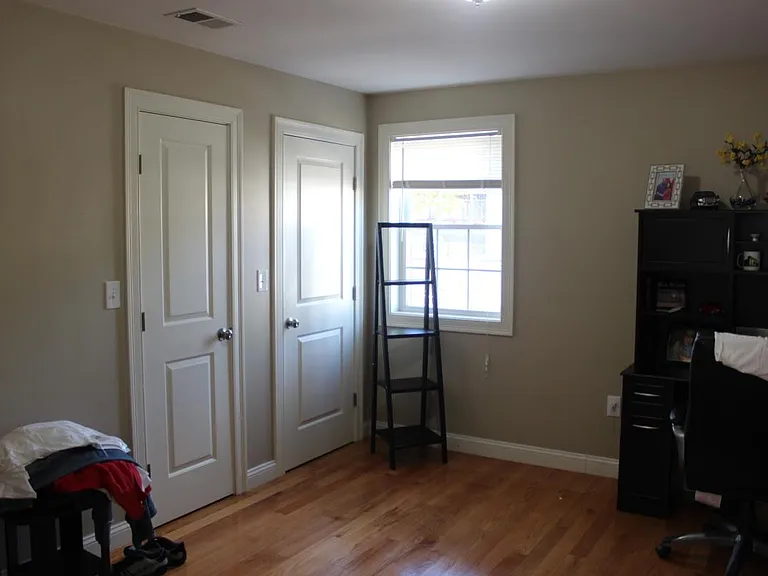 187 Elm St #2 — Photo 4