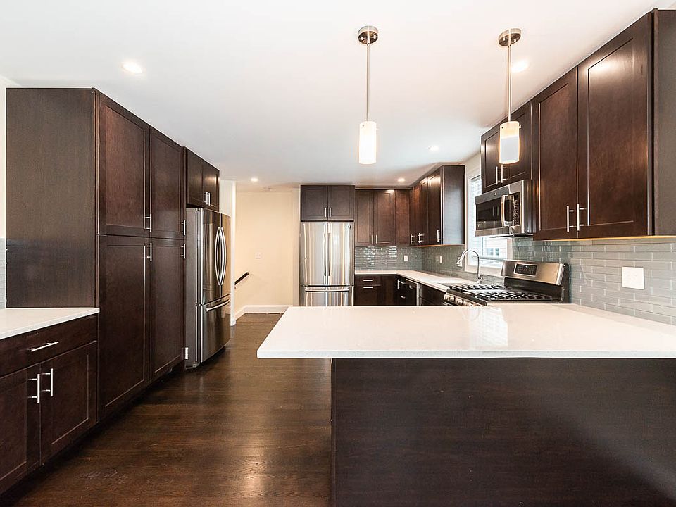 1st image of 10 Marion St #102