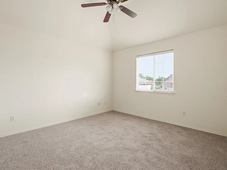724 Pine Lakes Dr — Photo 19
