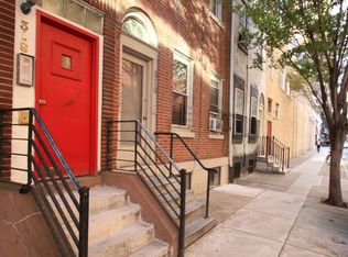 318 S 15th St APT 2F, Philadelphia, PA 19102