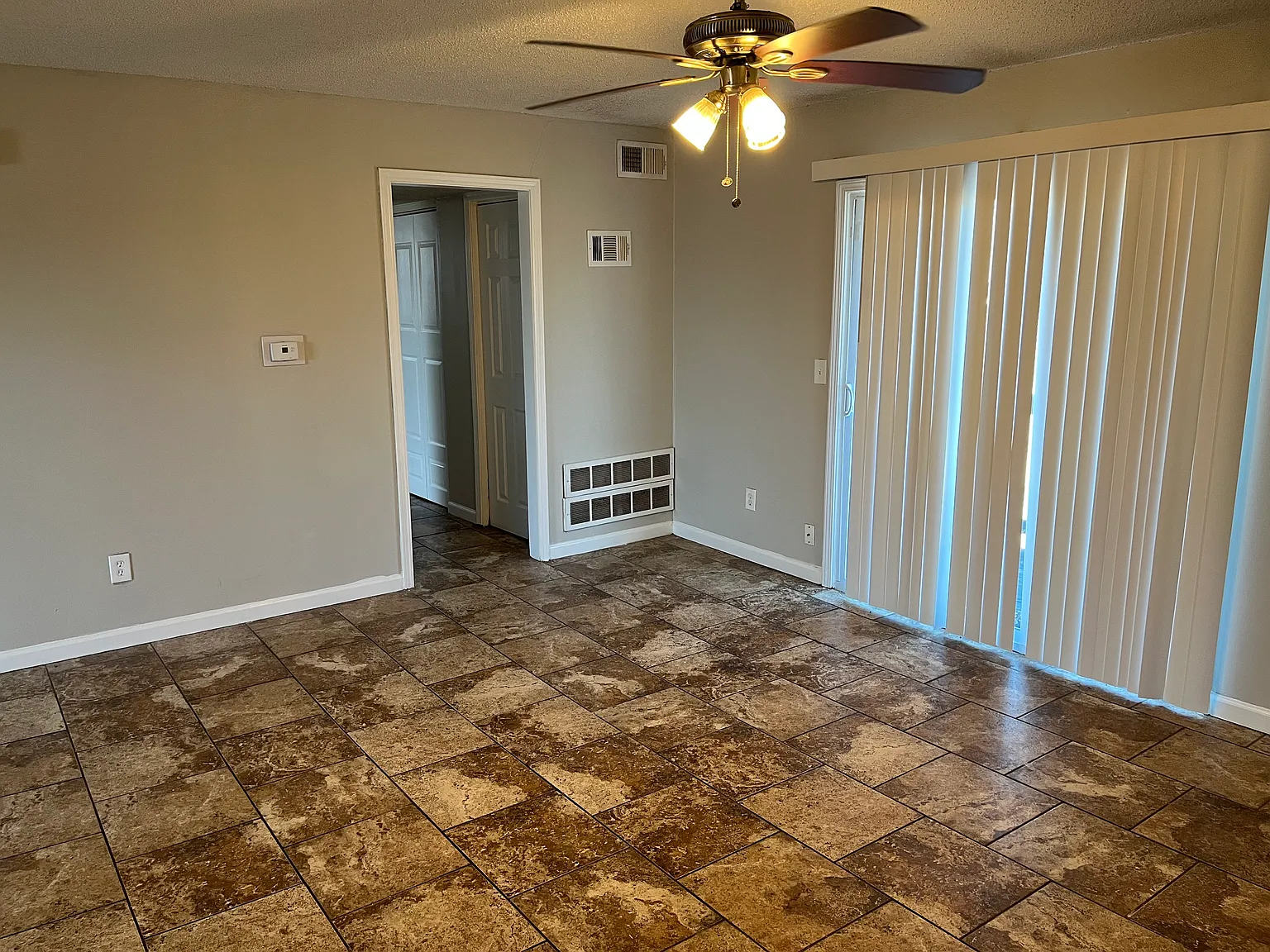 1 bed, 800 sqft, $895 — Photo 3