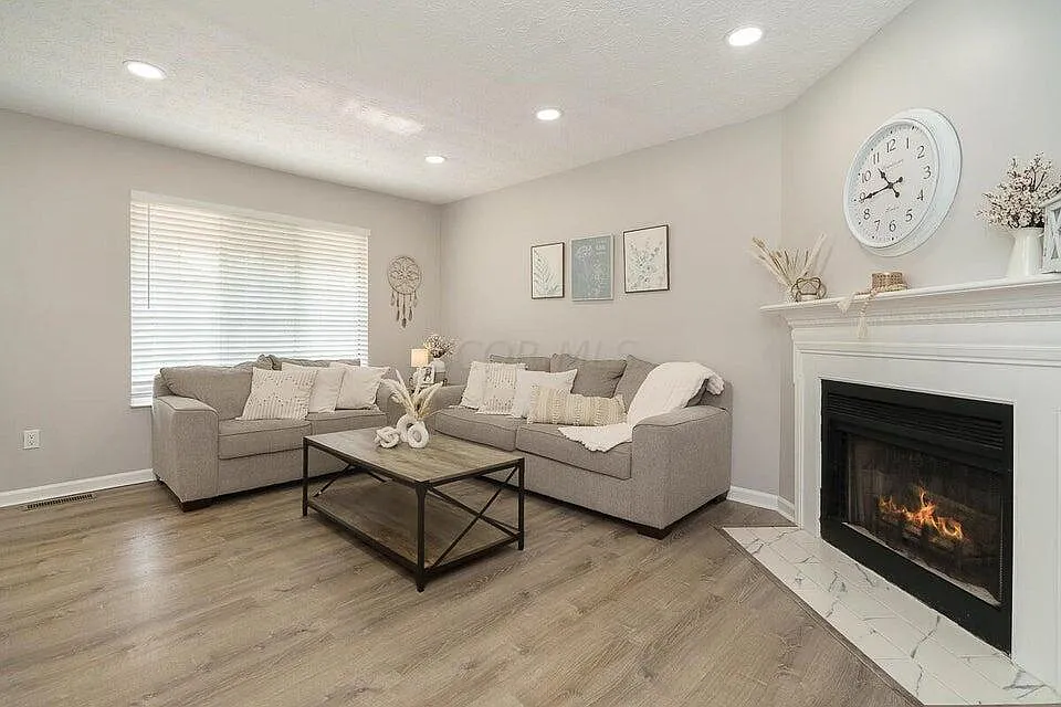 2 bed, 1.5 bath, 1024 sqft, $1,800 — Photo 3