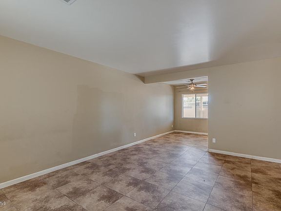 5th image of 2519 E Meadowbrook Ave