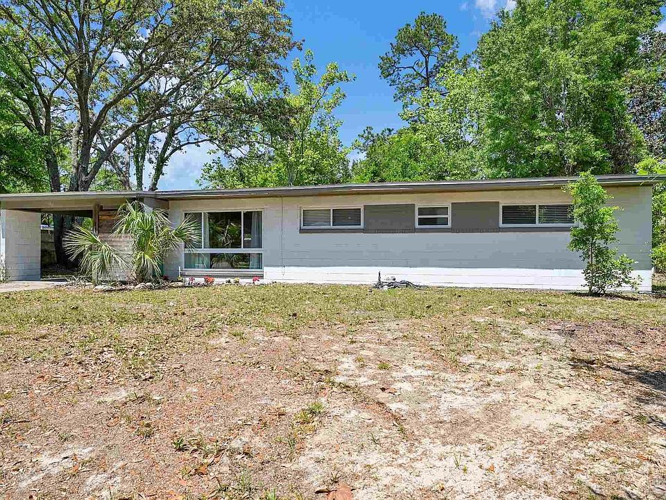 1st image of 702 Boxwood Dr