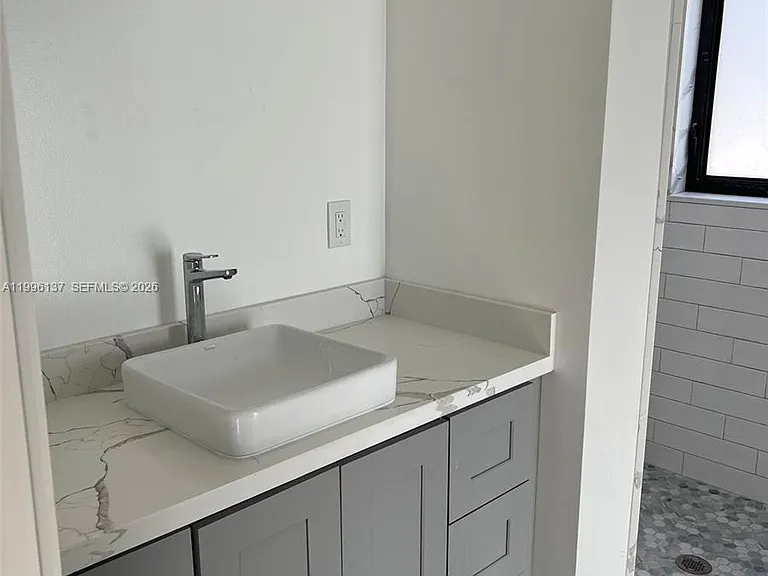 234 Avalon Ave — Photo 14