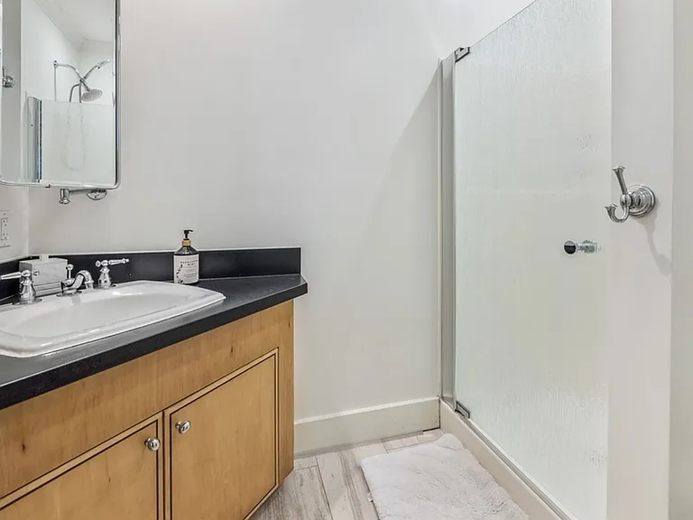 5687 Kalanianaole Hwy — Photo 36