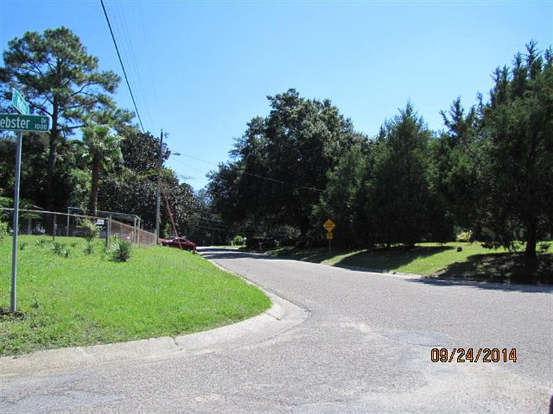 2nd image of 4128 Riddle St