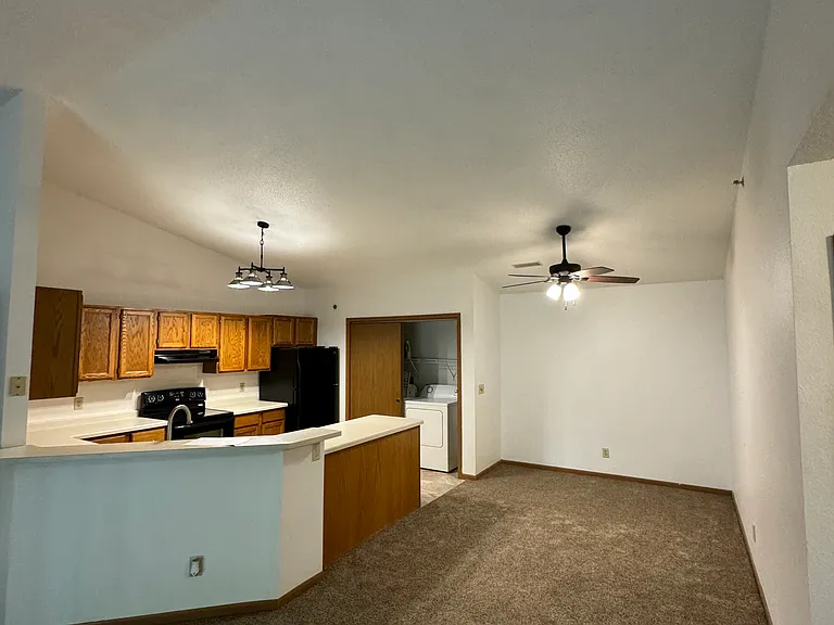 170 W Pioneer Rd #208 — Photo 7
