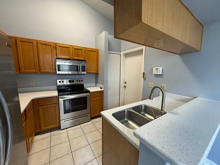3117 Bridgeford Dr — Photo 9