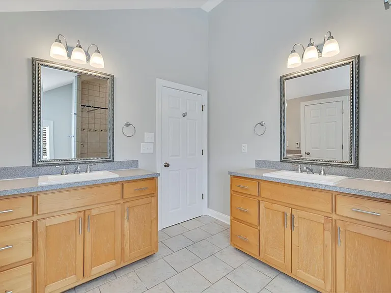 1180 Longfield Rd — Photo 110