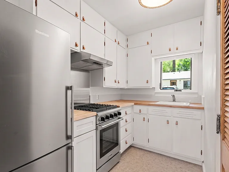 New stainless appliances and tons of kitchen storage