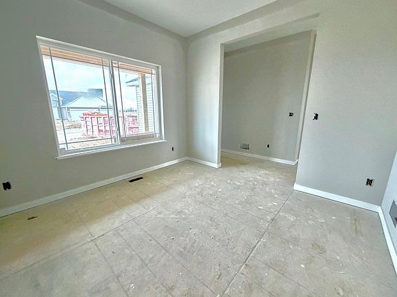 5th image of 3199 Jandura Ave NE