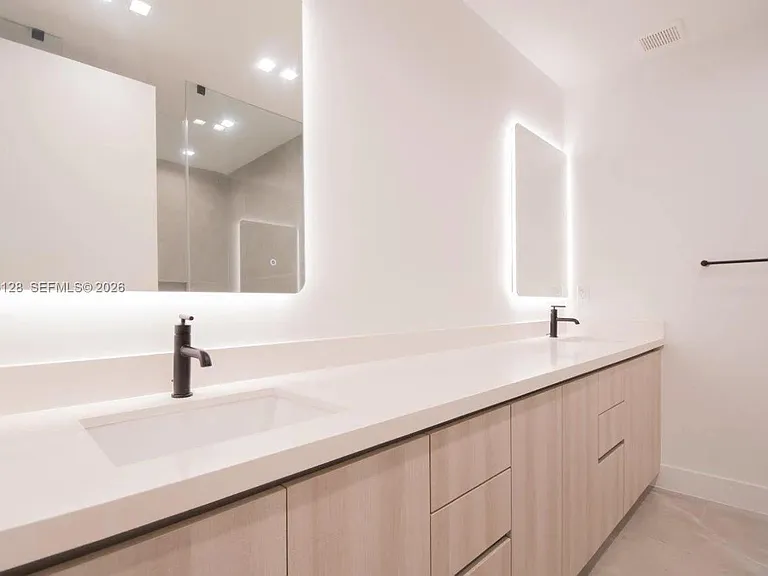 6860 SW 80th St #6860 — Photo 7