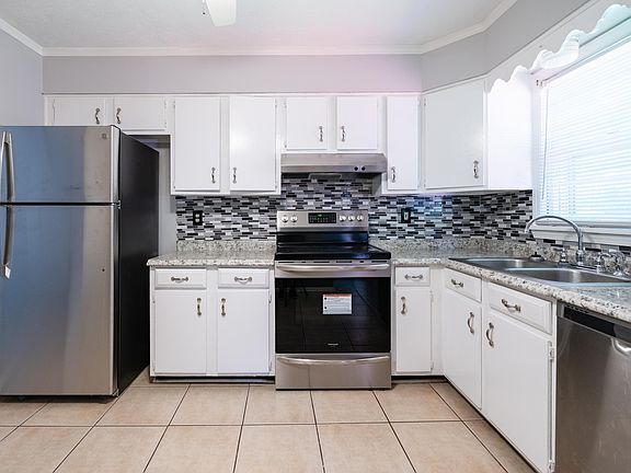 4th image of 4616 Vinita Way