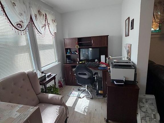 5th image of 400 N 11th St